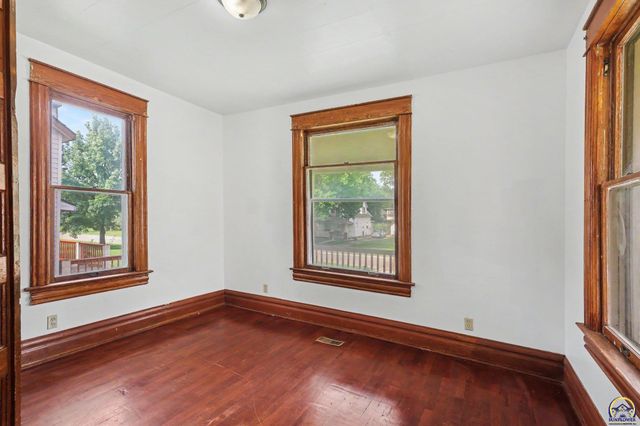 1500 SW Tyler ST, Topeka, KS 66612