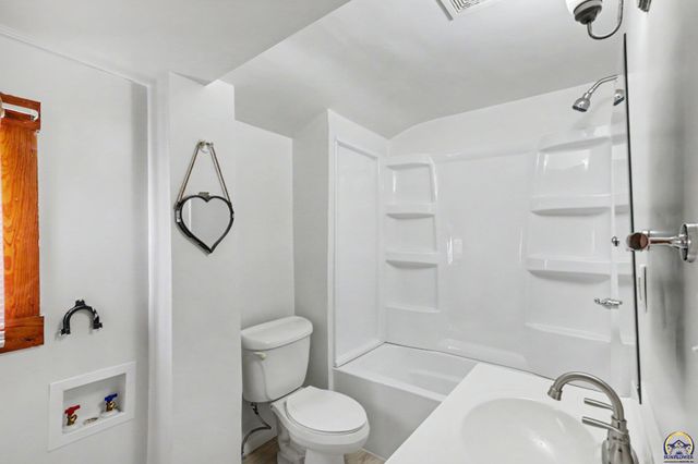 1500 SW Tyler ST, Topeka, KS 66612