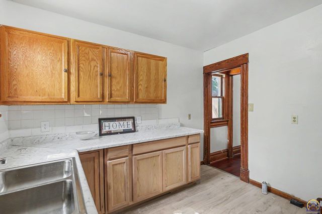 1500 SW Tyler ST, Topeka, KS 66612