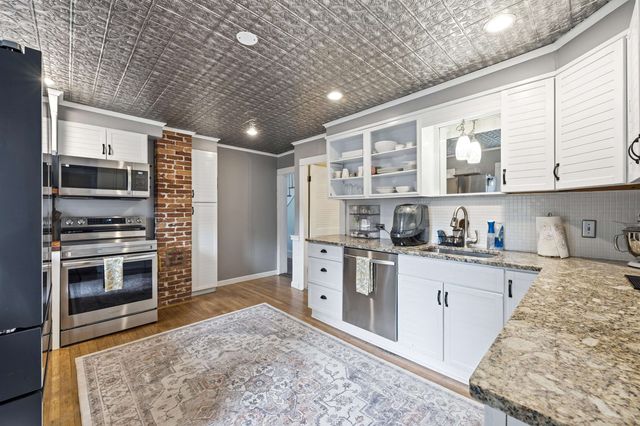 3 Stanwood Avenue, Plaistow, NH 03865