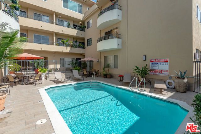 1221 N Kings Road 305, West Hollywood, CA 90069