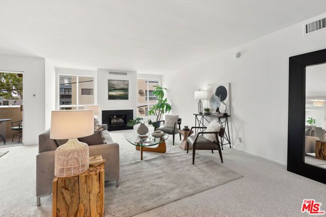 1221 N Kings Road 305, West Hollywood, CA 90069