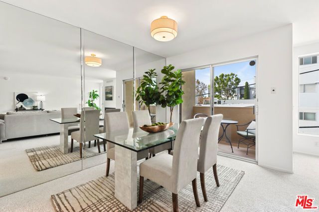 1221 N Kings Road 305, West Hollywood, CA 90069