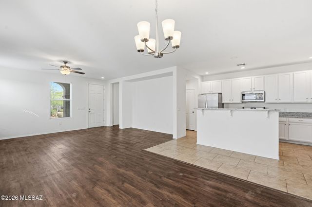 562 W Paseo Celestial, Sahuarita, AZ 85629