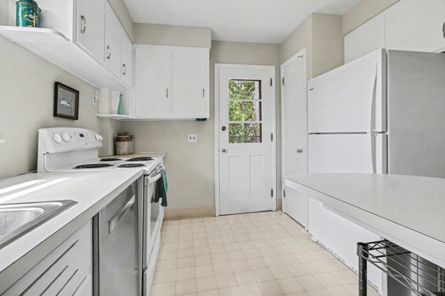 20 Heatheridge Street, Ann Arbor, MI 48104