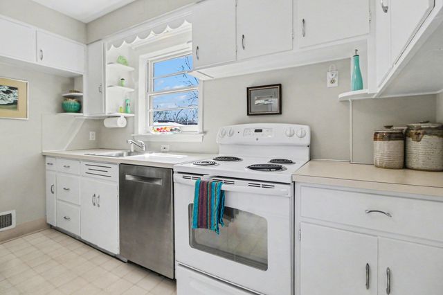 20 Heatheridge Street, Ann Arbor, MI 48104