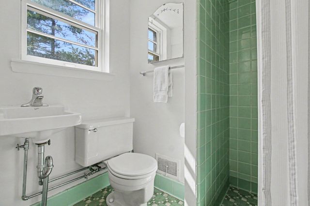 20 Heatheridge Street, Ann Arbor, MI 48104