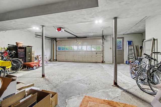 20 Heatheridge Street, Ann Arbor, MI 48104