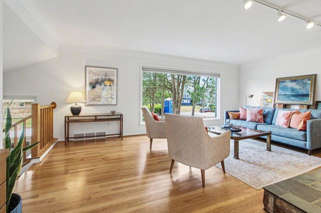 20 Heatheridge Street, Ann Arbor, MI 48104