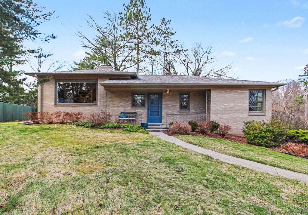 20 Heatheridge Street, Ann Arbor, MI 48104