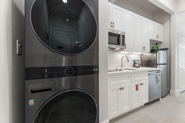 3516 Noah Street B, Houston, TX 77021