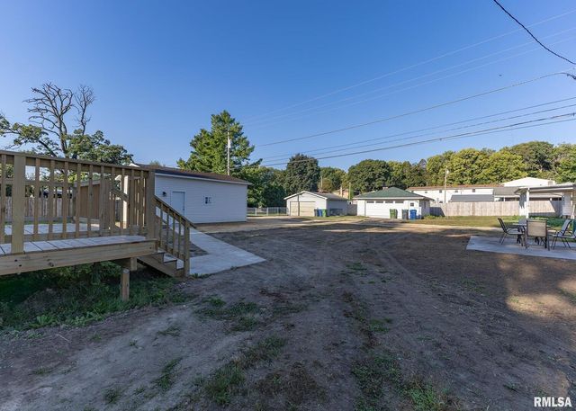 924 N 3RD Street, Clinton, IA 52732