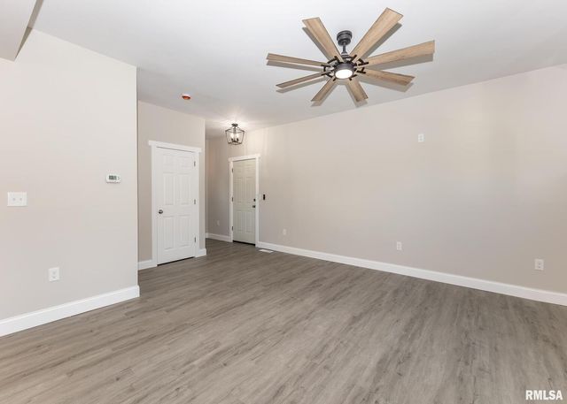 924 N 3RD Street, Clinton, IA 52732