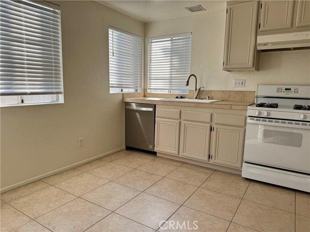 4 New Haven 1, Irvine, CA 92620