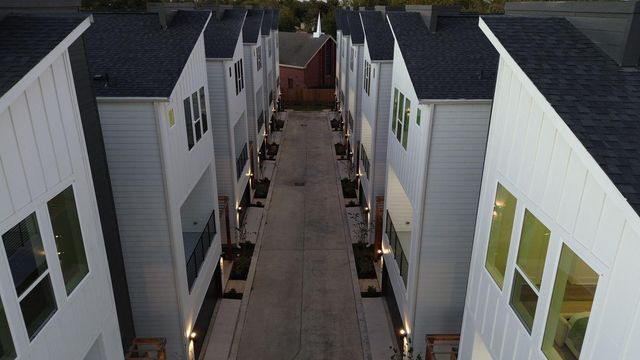 810 Elkhart Street E, Houston, TX 77091