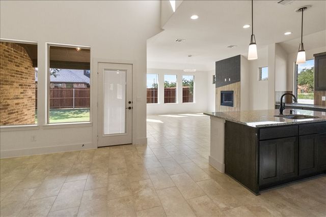 929 Ryed Lane, Fort Worth, TX 76120