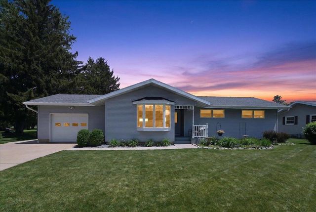1523 East Street, Black Earth, WI 53515