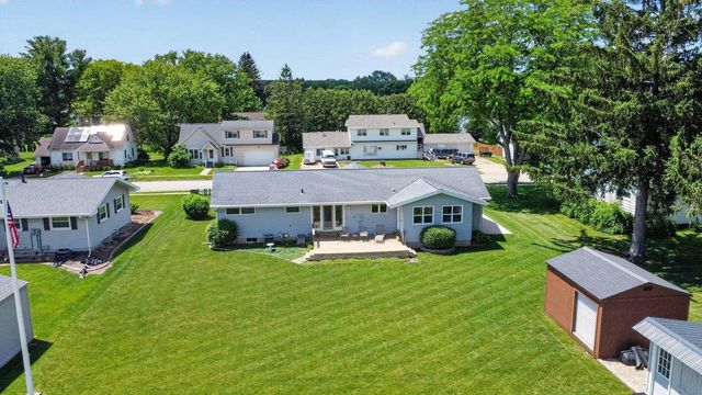 1523 East Street, Black Earth, WI 53515