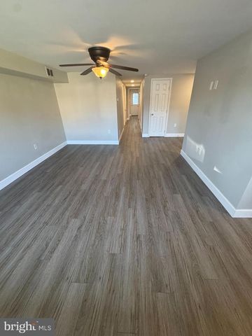 562B HULMEVILLE AVE, Penndel, PA 19047