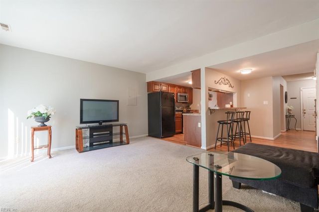 1957 Darnell DR, Virginia Beach, VA 23455