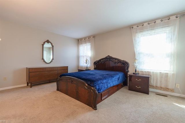 1957 Darnell DR, Virginia Beach, VA 23455