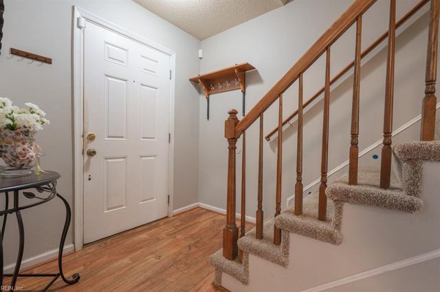 1957 Darnell DR, Virginia Beach, VA 23455