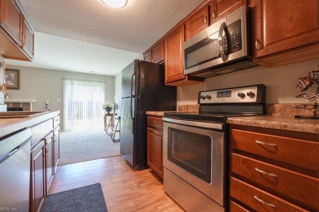 1957 Darnell DR, Virginia Beach, VA 23455