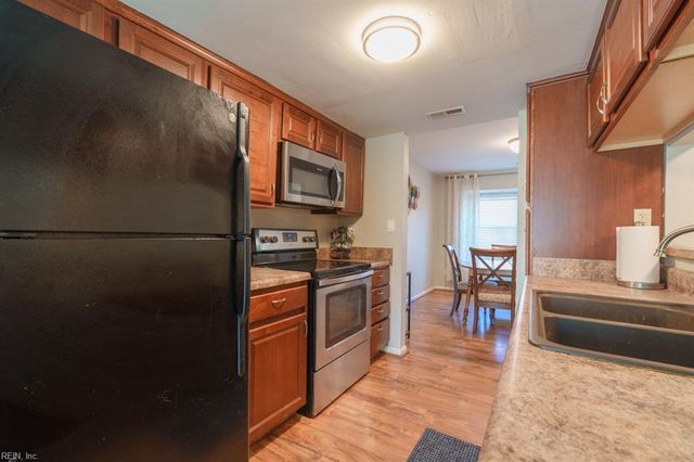 1957 Darnell DR, Virginia Beach, VA 23455