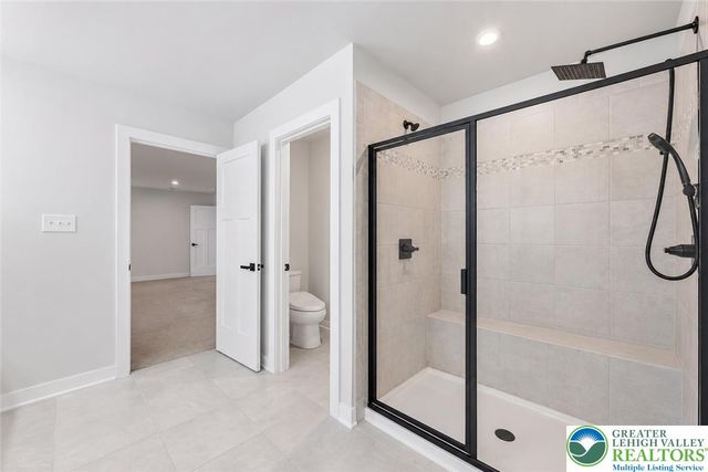 817 Hendon Lane, North Catasauqua Bor, PA 18032