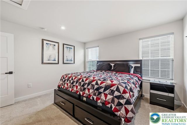 817 Hendon Lane, North Catasauqua Bor, PA 18032