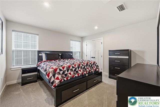 817 Hendon Lane, North Catasauqua Bor, PA 18032