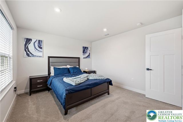 817 Hendon Lane, North Catasauqua Bor, PA 18032
