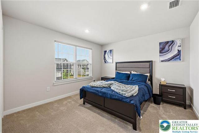 817 Hendon Lane, North Catasauqua Bor, PA 18032