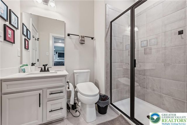 817 Hendon Lane, North Catasauqua Bor, PA 18032