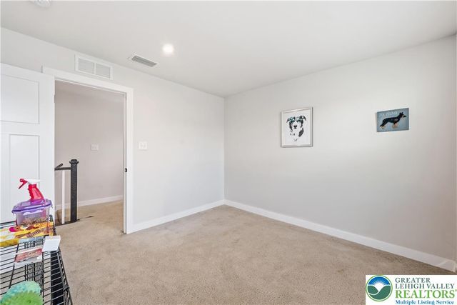 817 Hendon Lane, North Catasauqua Bor, PA 18032