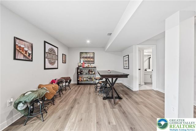 817 Hendon Lane, North Catasauqua Bor, PA 18032