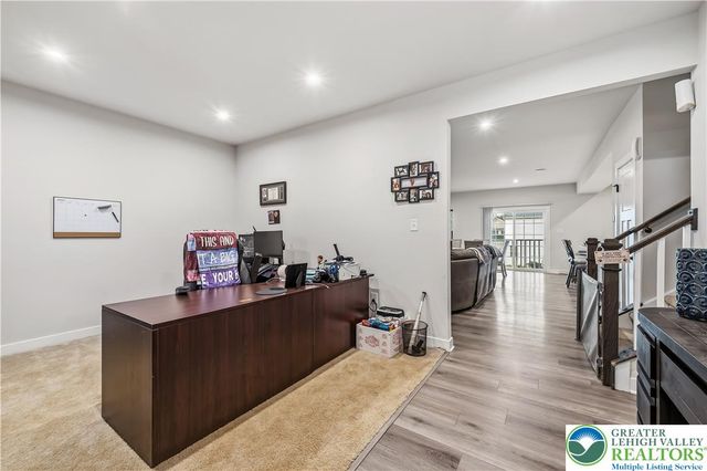 817 Hendon Lane, North Catasauqua Bor, PA 18032