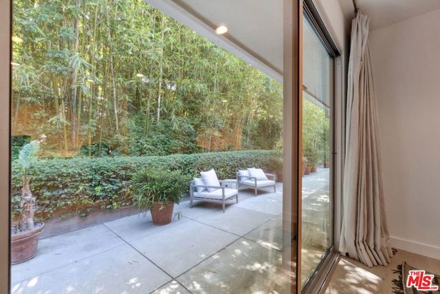 1726 Stone Canyon Road, Los Angeles, CA 90077