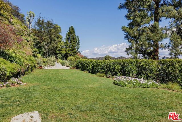 1726 Stone Canyon Road, Los Angeles, CA 90077