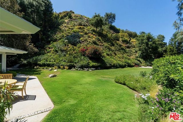 1726 Stone Canyon Road, Los Angeles, CA 90077