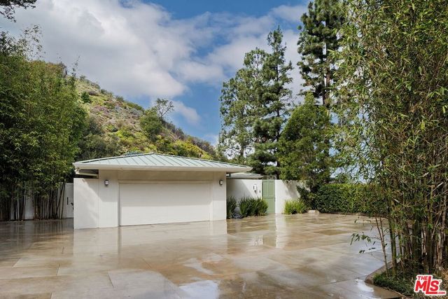 1726 Stone Canyon Road, Los Angeles, CA 90077