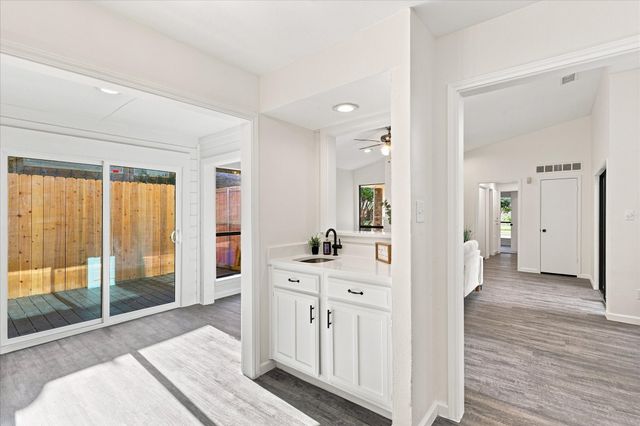 2945 Allister Street, Dallas, TX 75229