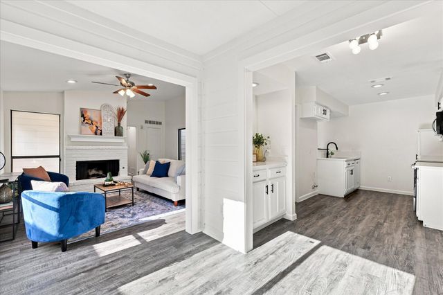 2945 Allister Street, Dallas, TX 75229