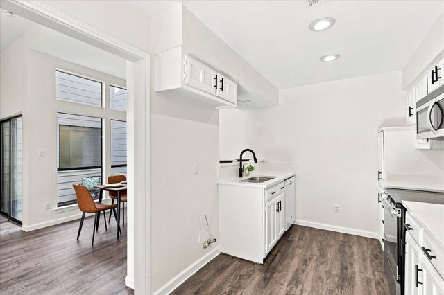 2945 Allister Street, Dallas, TX 75229