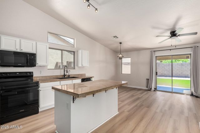 30212 N SUNRAY Drive, San Tan Valley, AZ 85143