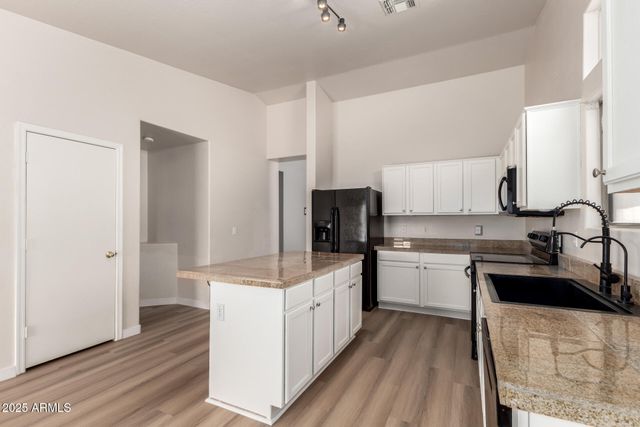 30212 N SUNRAY Drive, San Tan Valley, AZ 85143