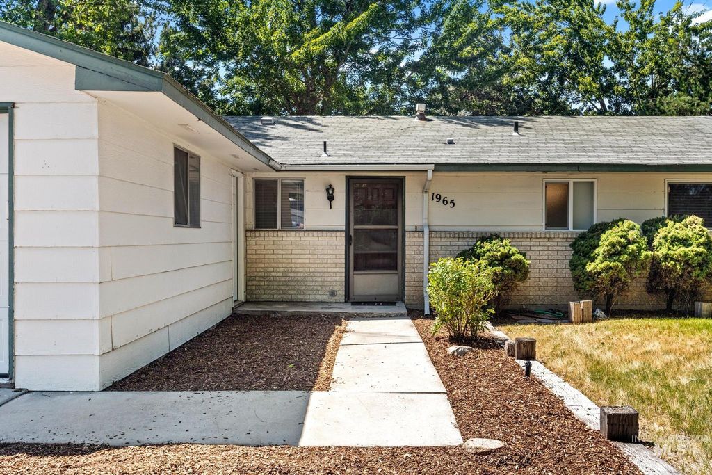 1965 N Workland Dr, Boise, ID 83704