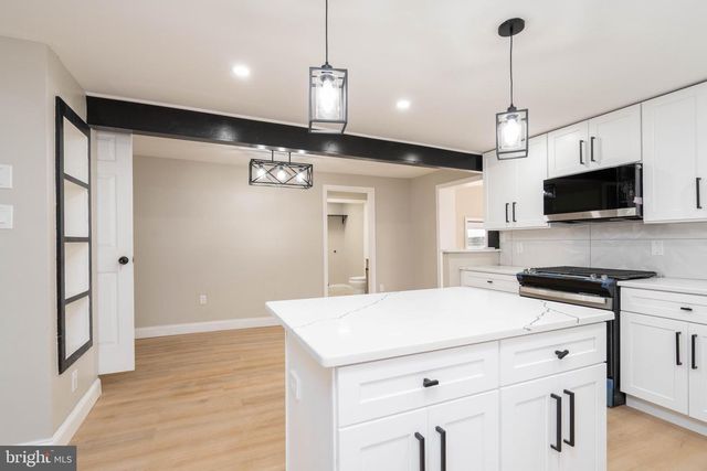 36 W CENTER ST, Clayton, NJ 08312