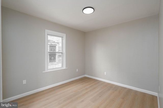 36 W CENTER ST, Clayton, NJ 08312