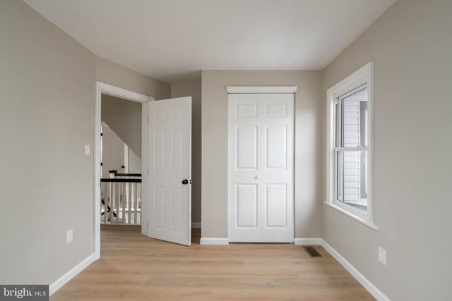 36 W CENTER ST, Clayton, NJ 08312